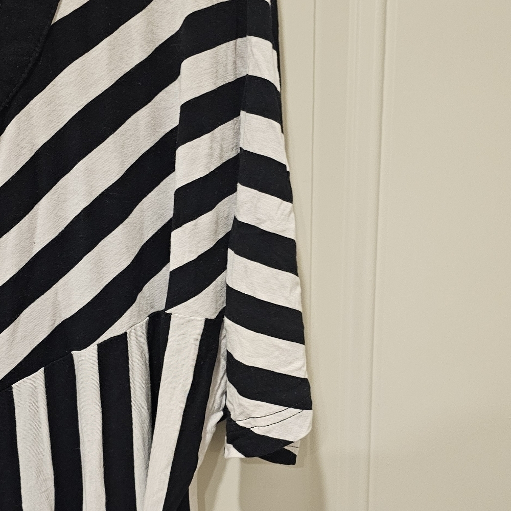 Asymmetrical Black and White Striped Dress - Picture 5 of 6